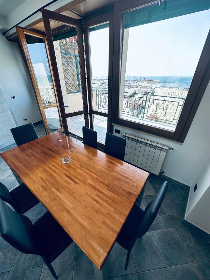 Newhouse Victoria - Sea View Apartment Nettuno Eksteriør billede