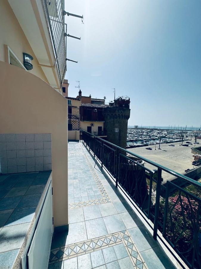 Newhouse Victoria - Sea View Apartment Nettuno Eksteriør billede