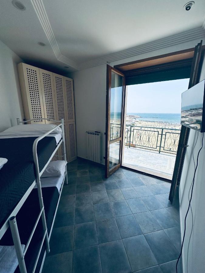 Newhouse Victoria - Sea View Apartment Nettuno Eksteriør billede