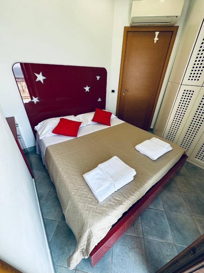 Newhouse Victoria - Sea View Apartment Nettuno Eksteriør billede