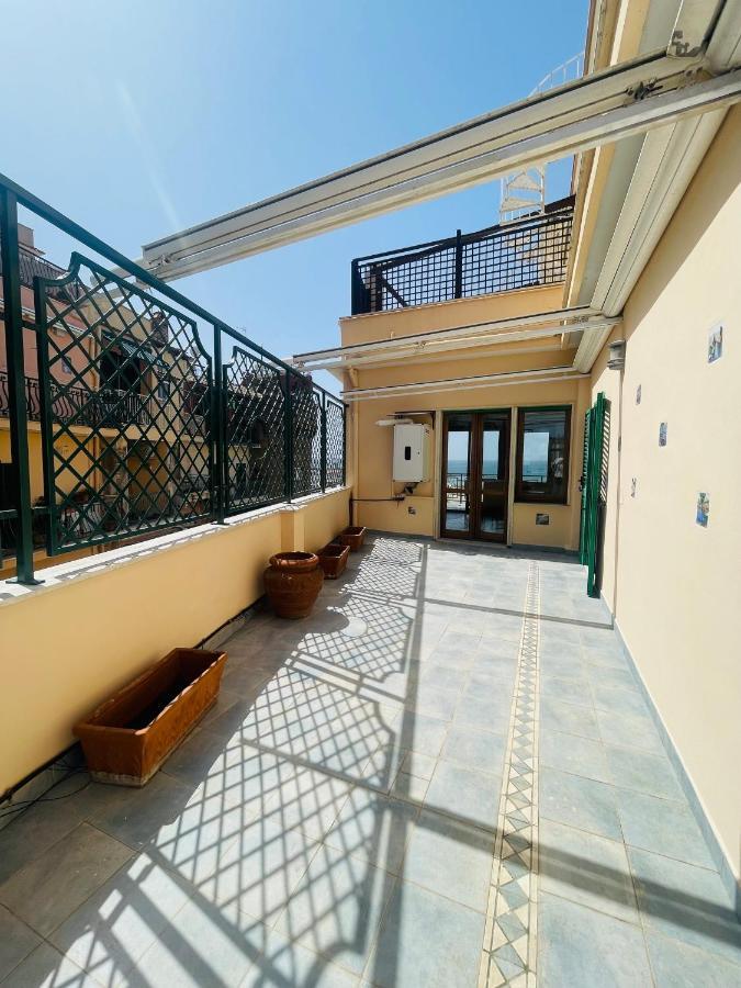 Newhouse Victoria - Sea View Apartment Nettuno Eksteriør billede