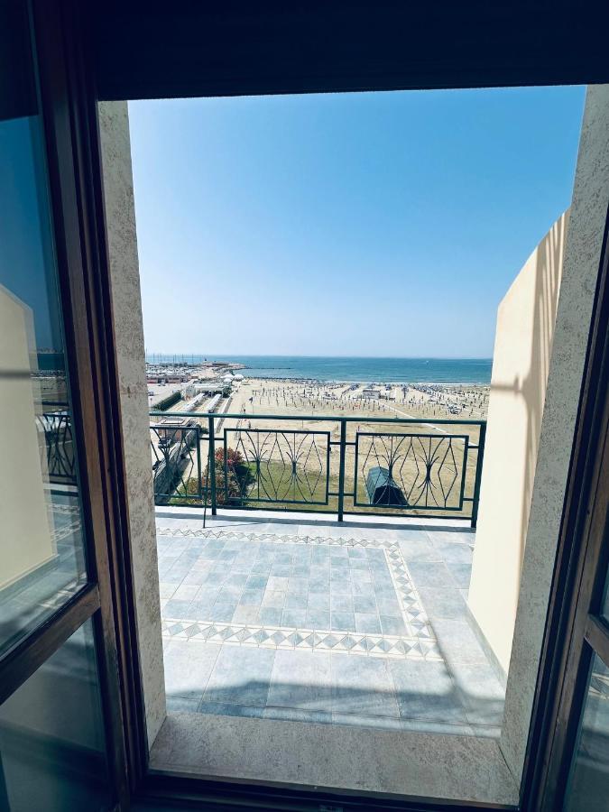 Newhouse Victoria - Sea View Apartment Nettuno Eksteriør billede